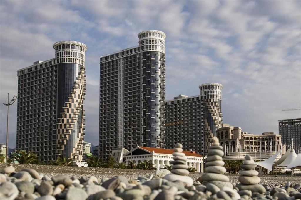 Royal Apartments Batumi Exterior foto